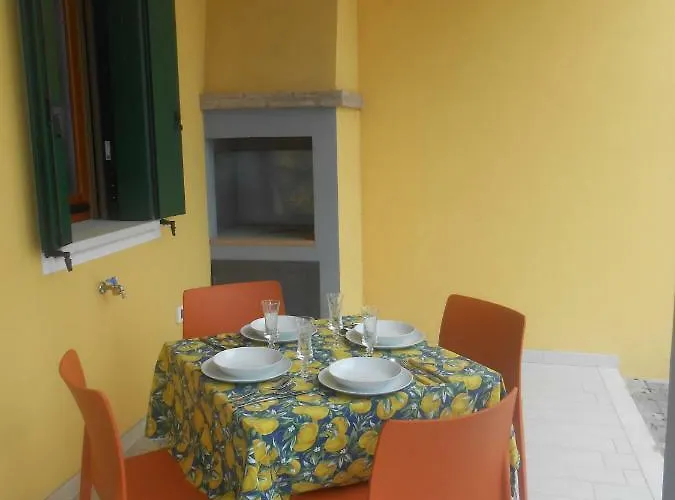 Villa Mit Ladestation Fuer Elektrofahrzeuge In Via Spiaggia 19 Lido Di Volano 別荘 リド・ディ・ヴォラーノ