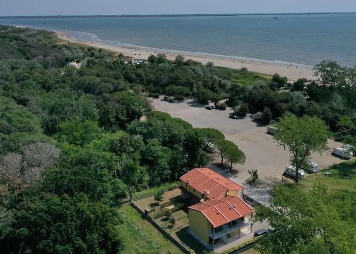 Villa Mit Ladestation Fuer Elektrofahrzeuge In Via Spiaggia 19 Lido Di Volano 別荘 リド・ディ・ヴォラーノ