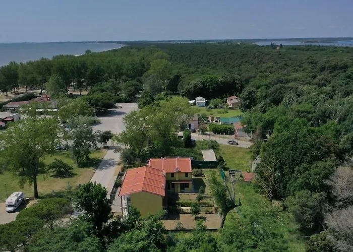 Villa Mit Ladestation Fuer Elektrofahrzeuge In Via Spiaggia 19 Lido Di Volano *